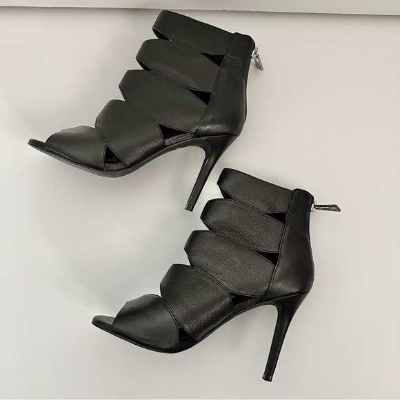 Charles David Reform Open Toe Sandal - Picture 4 of 12